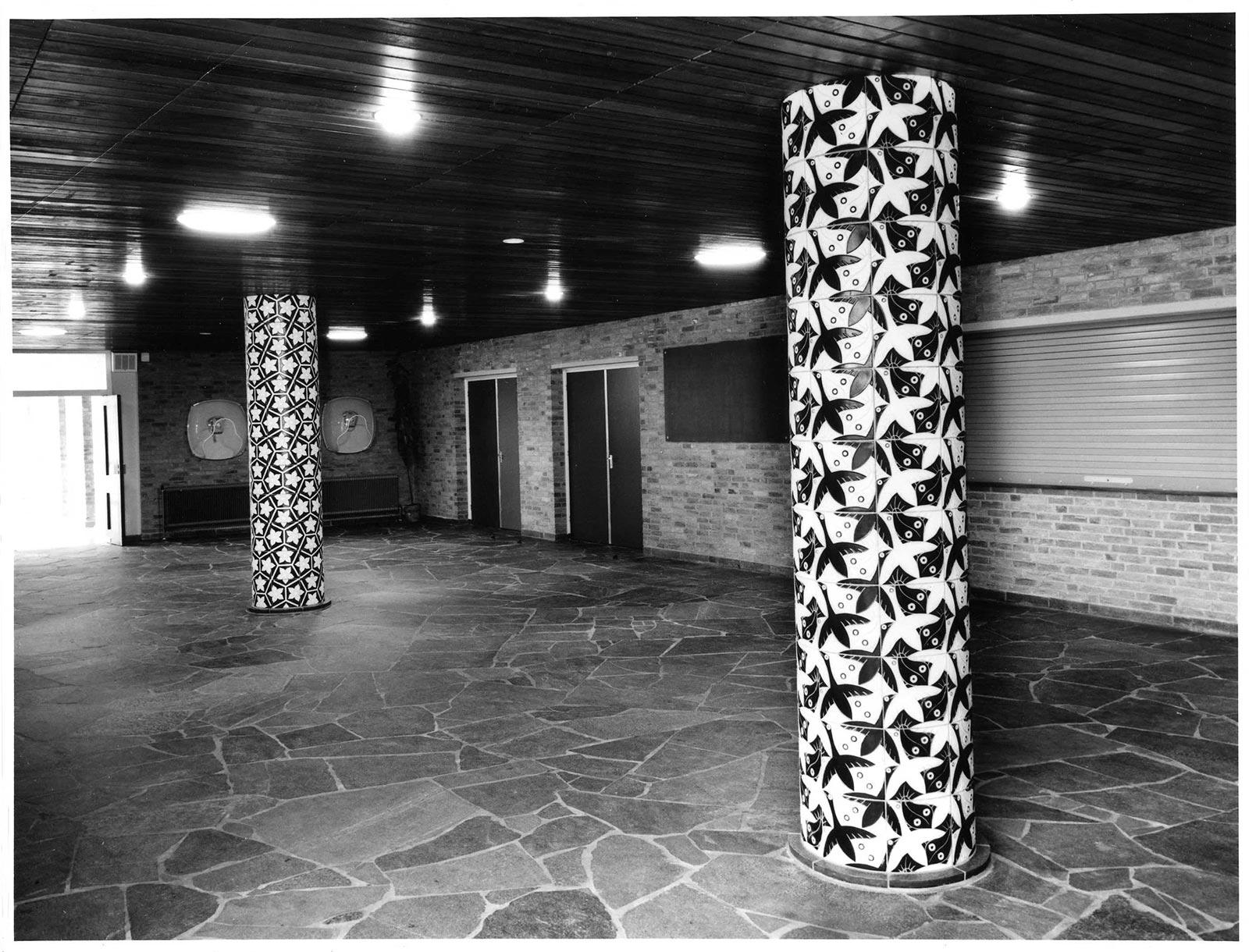 Tile column of Escher's design, Baarnsch Lyceum, 1969. Photo: Zandvoort, Baarn
