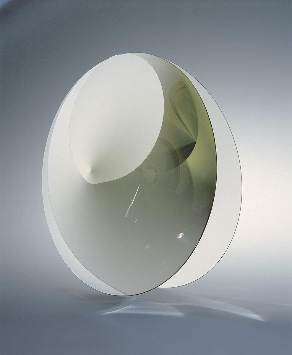 Štěpán Pala, Bridegroom, 1992. Optisch glas, verlijmd, verzaagd en gepolijst. Collectie Kunstmuseum Den Haag, langdurig bruikleen Stichting Modern Glas