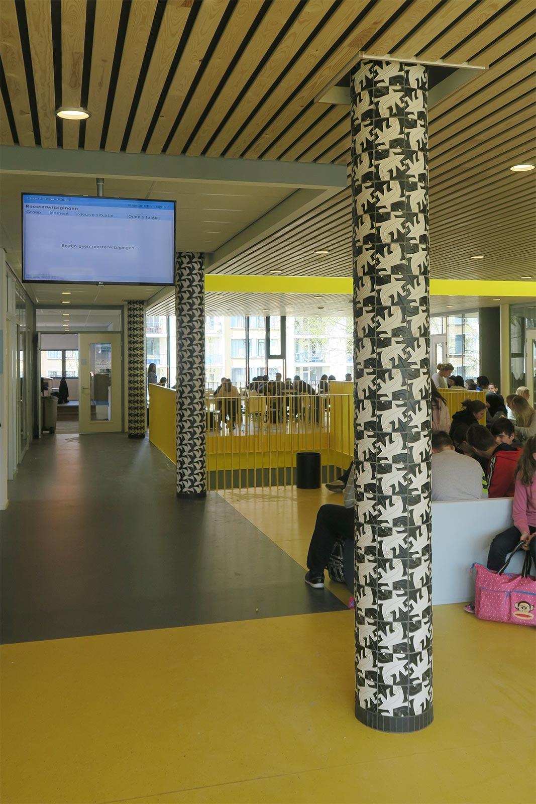 Tegelpilaren naar Eschers ontwerp, Maris College te Den Haag, 2016