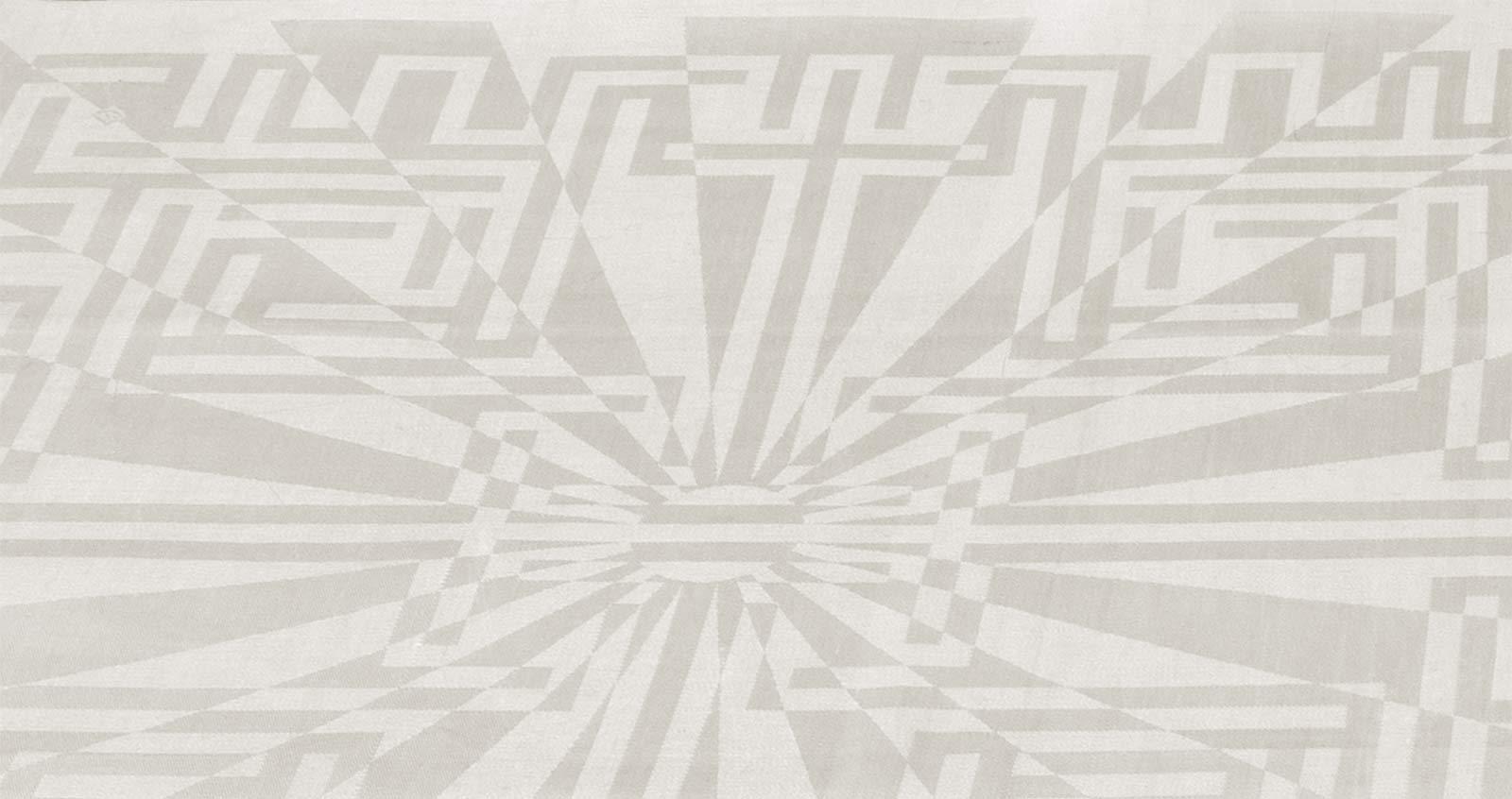 Chris Lebeau (uitvoering E.J.F. van Dissel & Zonen), Straalbreking (detail), damastgeweven linnen, ontwerp circa 1932; uitvoering 1932-1971. Collectie Kunstmuseum Den Haag, schenking mevrouw M.D.K.I. van Asch van Wijck-Huneus