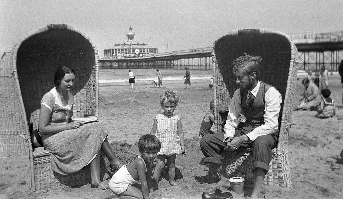 The Escher family at the beach in Scheveningen, Summer 1931